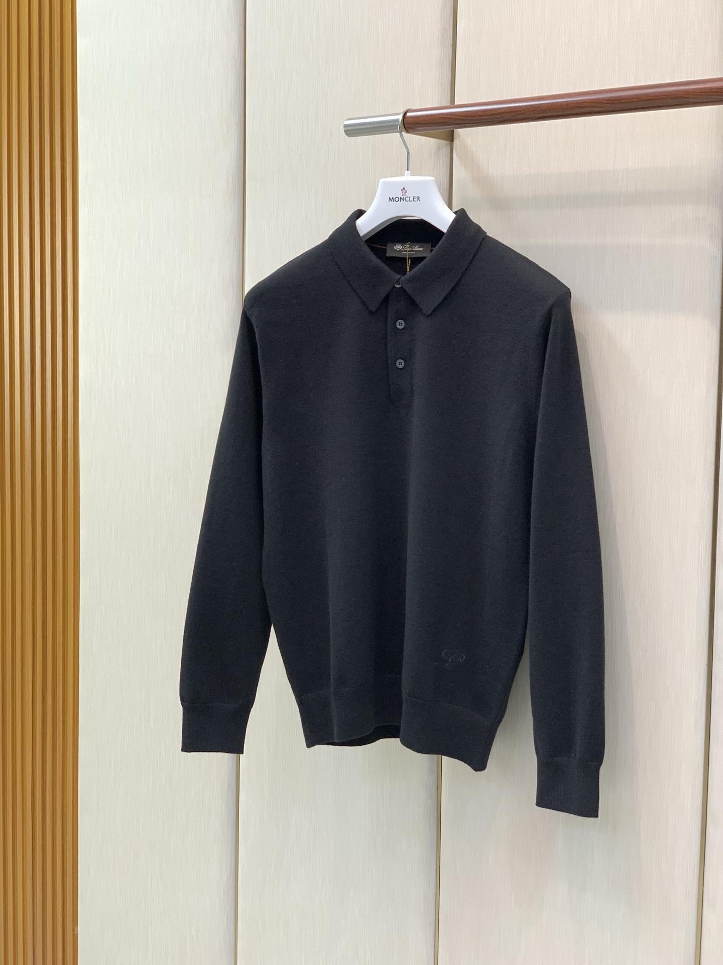 ，Loro Piana(Loro Piana )，2026冬季最新品，专柜同步有售，原单狠货，时尚休闲翻领长袖针织毛衣，