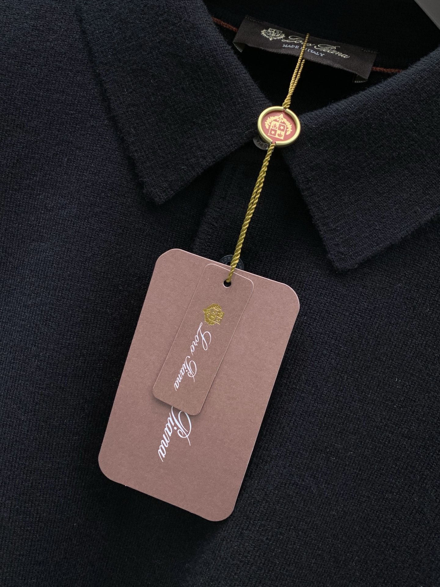 ，Loro Piana(Loro Piana )，2026冬季最新品，专柜同步有售，原单狠货，时尚休闲翻领长袖针织毛衣，