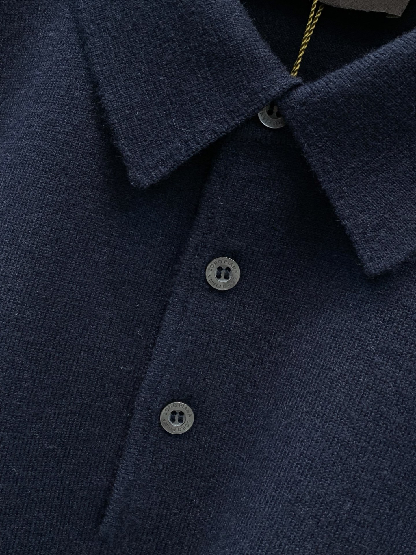，Loro Piana(Loro Piana )，2026冬季最新品，专柜同步有售，原单狠货，时尚休闲翻领长袖针织毛衣，