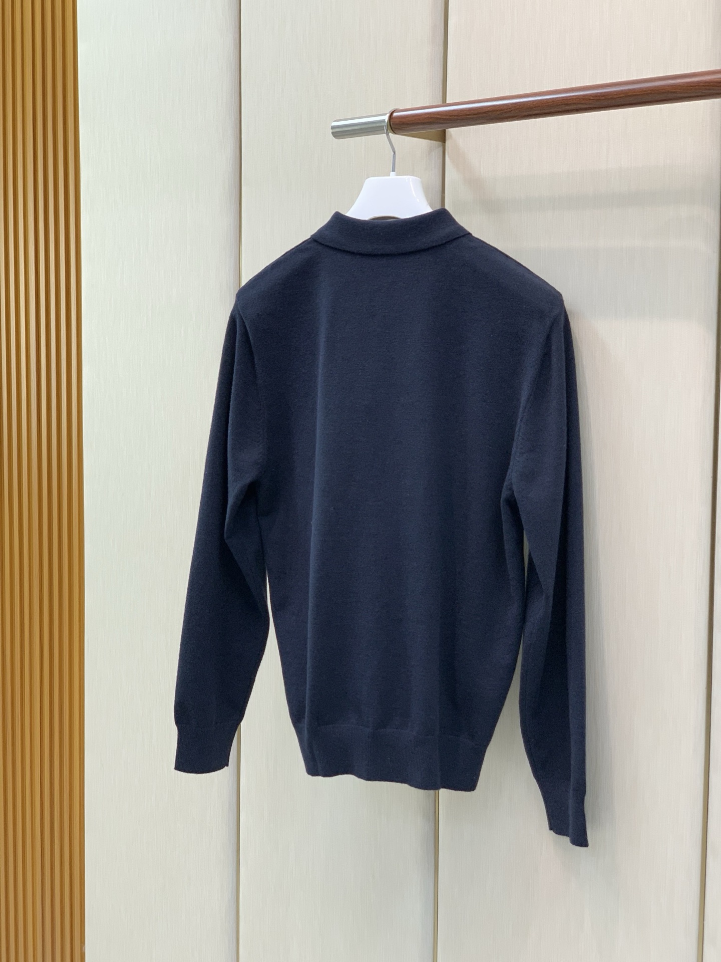 ，Loro Piana(Loro Piana )，2026冬季最新品，专柜同步有售，原单狠货，时尚休闲翻领长袖针织毛衣，