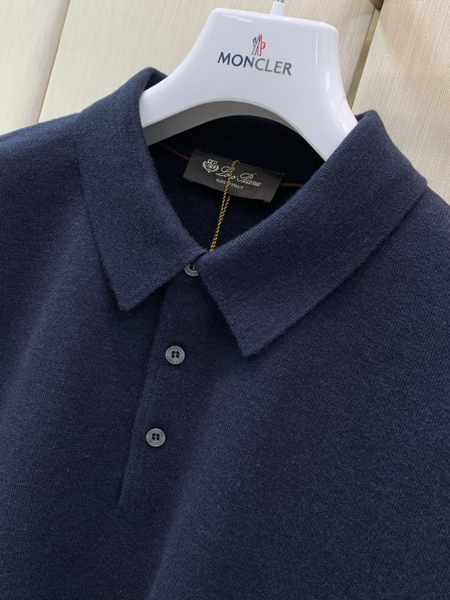 ，Loro Piana(Loro Piana )，2026冬季最新品，专柜同步有售，原单狠货，时尚休闲翻领长袖针织毛衣，