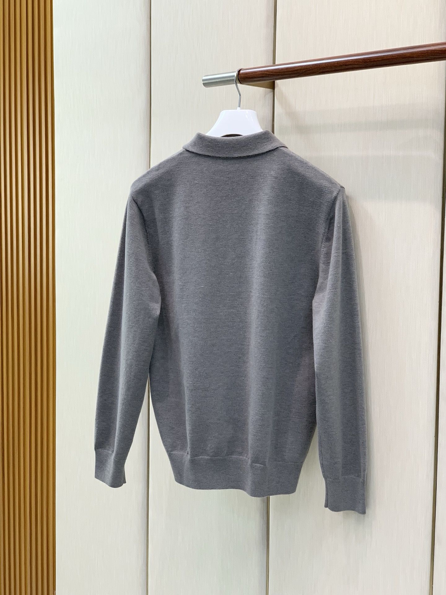 ，Loro Piana(Loro Piana )，2026冬季最新品，专柜同步有售，原单狠货，时尚休闲翻领长袖针织毛衣，