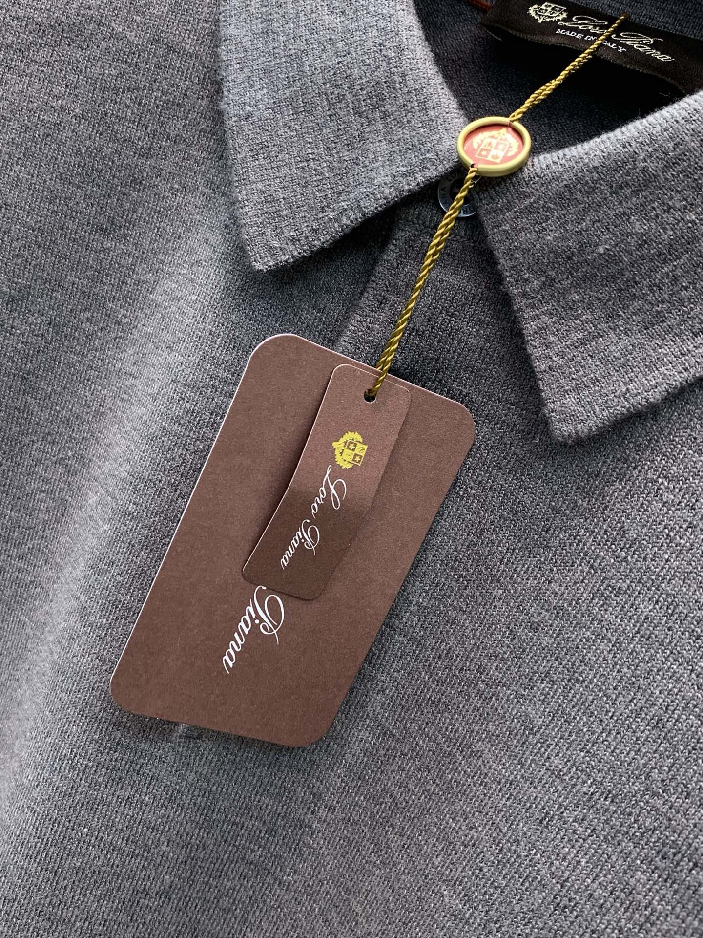 ，Loro Piana(Loro Piana )，2026冬季最新品，专柜同步有售，原单狠货，时尚休闲翻领长袖针织毛衣，