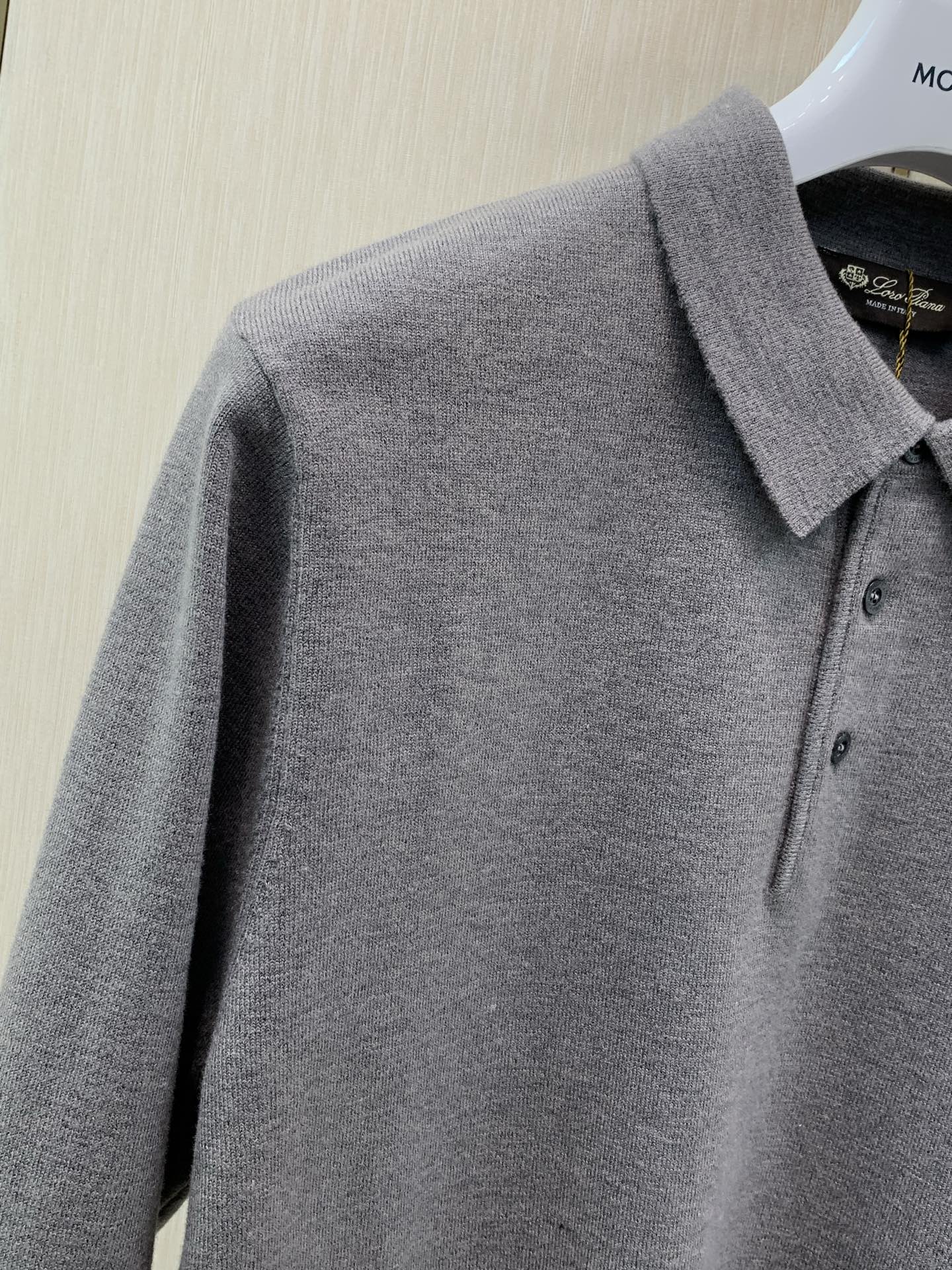 ，Loro Piana(Loro Piana )，2026冬季最新品，专柜同步有售，原单狠货，时尚休闲翻领长袖针织毛衣，