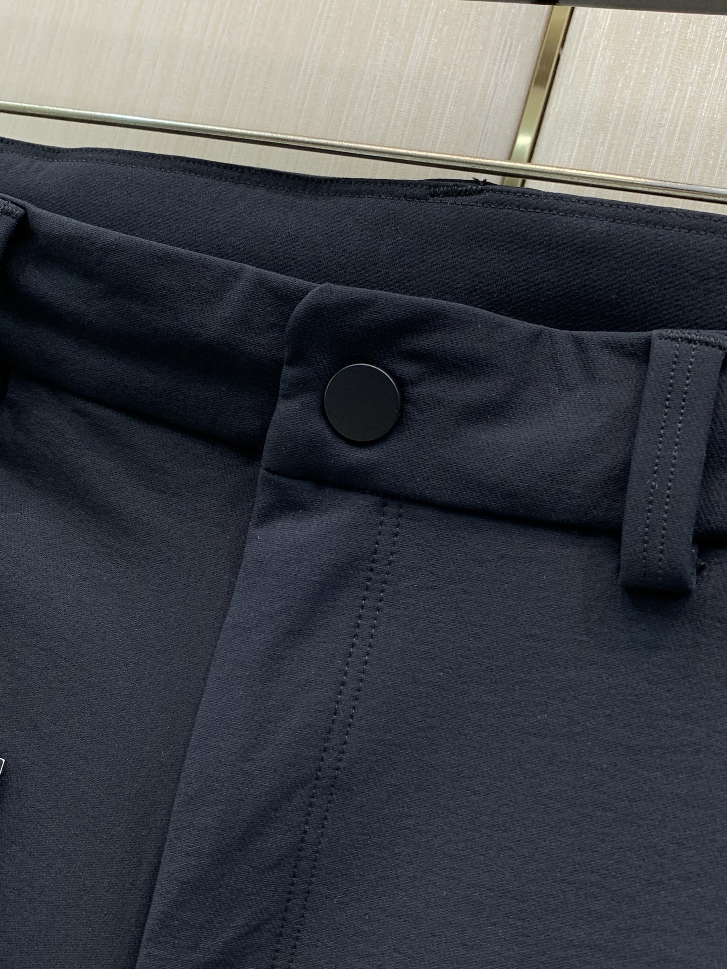 ，ARCTERYX 始祖鸟，2026秋季新品，时尚休闲裤，专柜同步有售，原单狠货，采用进口原版面料，顶级印花工艺字母图案