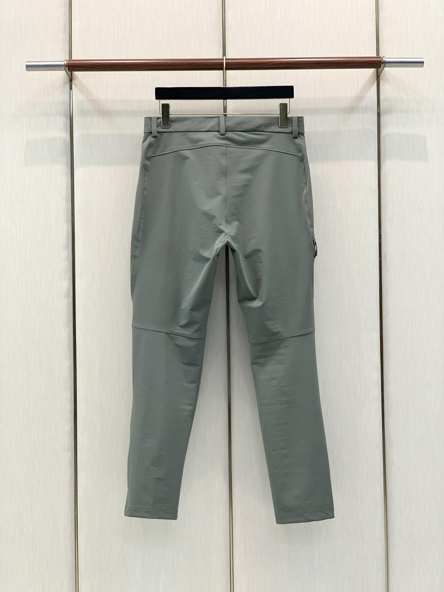 ，ARCTERYX 始祖鸟，2026秋季新品，时尚休闲裤，专柜同步有售，原单狠货，采用进口原版面料，顶级印花工艺字母图案