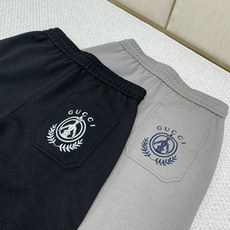 ,GUCCI 古驰,2026秋季最新品,专柜同步有售,原单狠货,时尚休闲裤,进口原版面料,舒适透气,独特设计风格,顶级刺 ,GUCCI 古驰,2026秋季最新品,专柜同步有售,原单狠货,时尚休闲裤,进口原版面料,舒适透气,独特设计风格,顶级刺