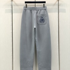 ,GUCCI 古驰,2026秋季最新品,专柜同步有售,原单狠货,时尚休闲裤,进口原版面料,舒适透气,独特设计风格,顶级刺 ,GUCCI 古驰,2026秋季最新品,专柜同步有售,原单狠货,时尚休闲裤,进口原版面料,舒适透气,独特设计风格,顶级刺