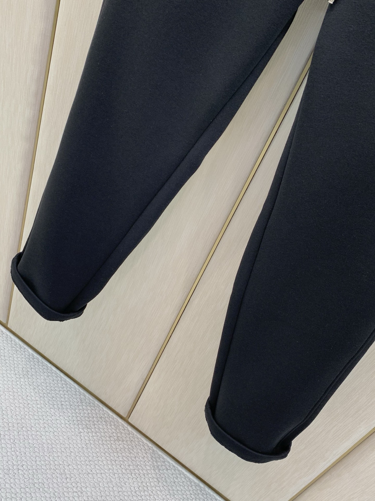 ,PRADA 普拉达,2026冬季最新品,专柜同步有售,时尚+绒休闲裤,进口原版面料,做工极为复杂,唯一可以做代购级别的 ,PRADA 普拉达,2026冬季最新品,专柜同步有售,时尚+绒休闲裤,进口原版面料,做工极为复杂,唯一可以做代购级别的
