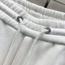 ,PRADA 普拉达,2026冬季最新品,专柜同步有售,时尚+绒休闲裤,进口原版面料,做工极为复杂,唯一可以做代购级别的 ,PRADA 普拉达,2026冬季最新品,专柜同步有售,时尚+绒休闲裤,进口原版面料,做工极为复杂,唯一可以做代购级别的