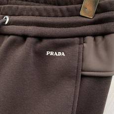 ,PRADA 普拉达,2026冬季最新品,专柜同步有售,时尚+绒休闲裤,进口原版面料,做工极为复杂,唯一可以做代购级别的 ,PRADA 普拉达,2026冬季最新品,专柜同步有售,时尚+绒休闲裤,进口原版面料,做工极为复杂,唯一可以做代购级别的