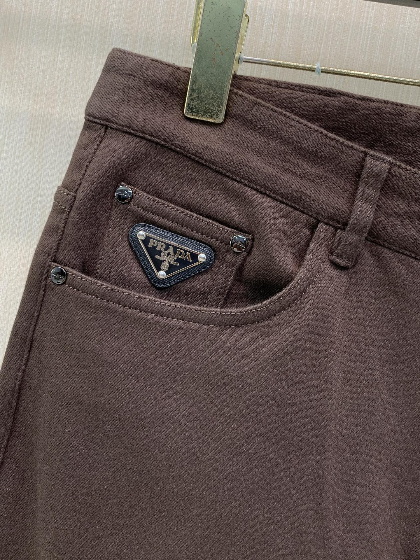 ,PRADA 普拉达,2026冬季最新品,专柜同步有售,时尚+薄绒休闲牛仔裤,进口原版面料,做工极为复杂,唯一可以做代购 ,PRADA 普拉达,2026冬季最新品,专柜同步有售,时尚+薄绒休闲牛仔裤,进口原版面料,做工极为复杂,唯一可以做代购