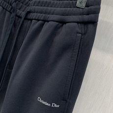,Dior 迪奥, 2026春秋新品,专柜同步有售,简约时尚休闲裤,原版进口面料,舒适透气,顶级刺绣🪡工艺字母图案装饰l ,Dior 迪奥, 2026春秋新品,专柜同步有售,简约时尚休闲裤,原版进口面料,舒适透气,顶级刺绣🪡工艺字母图案装饰l