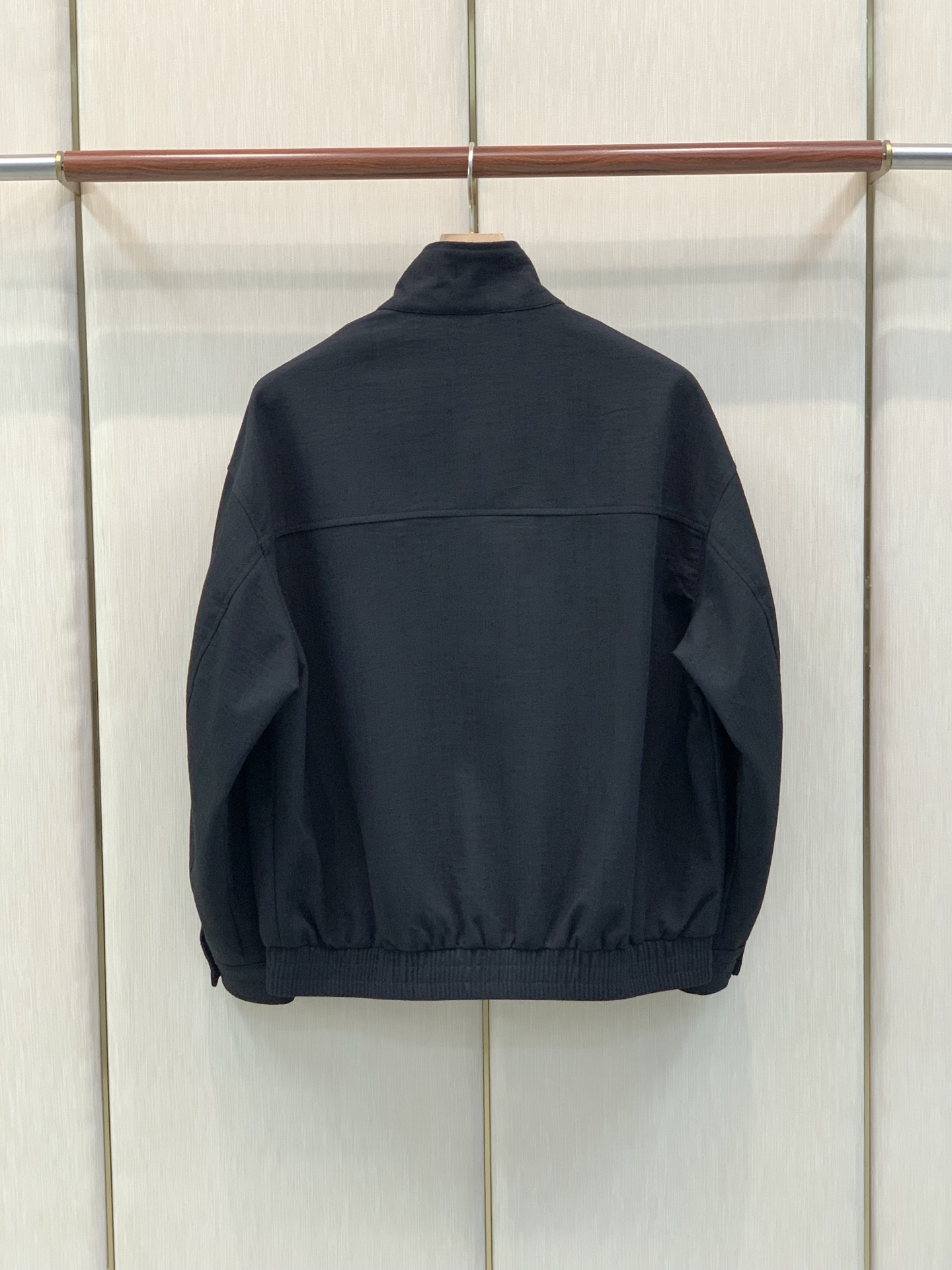 ，Burberry 巴宝莉，2026秋季最新品，专柜同步有售，原单狠货，时尚休闲立领夹克外套，进口原版面料，上身舒适透气