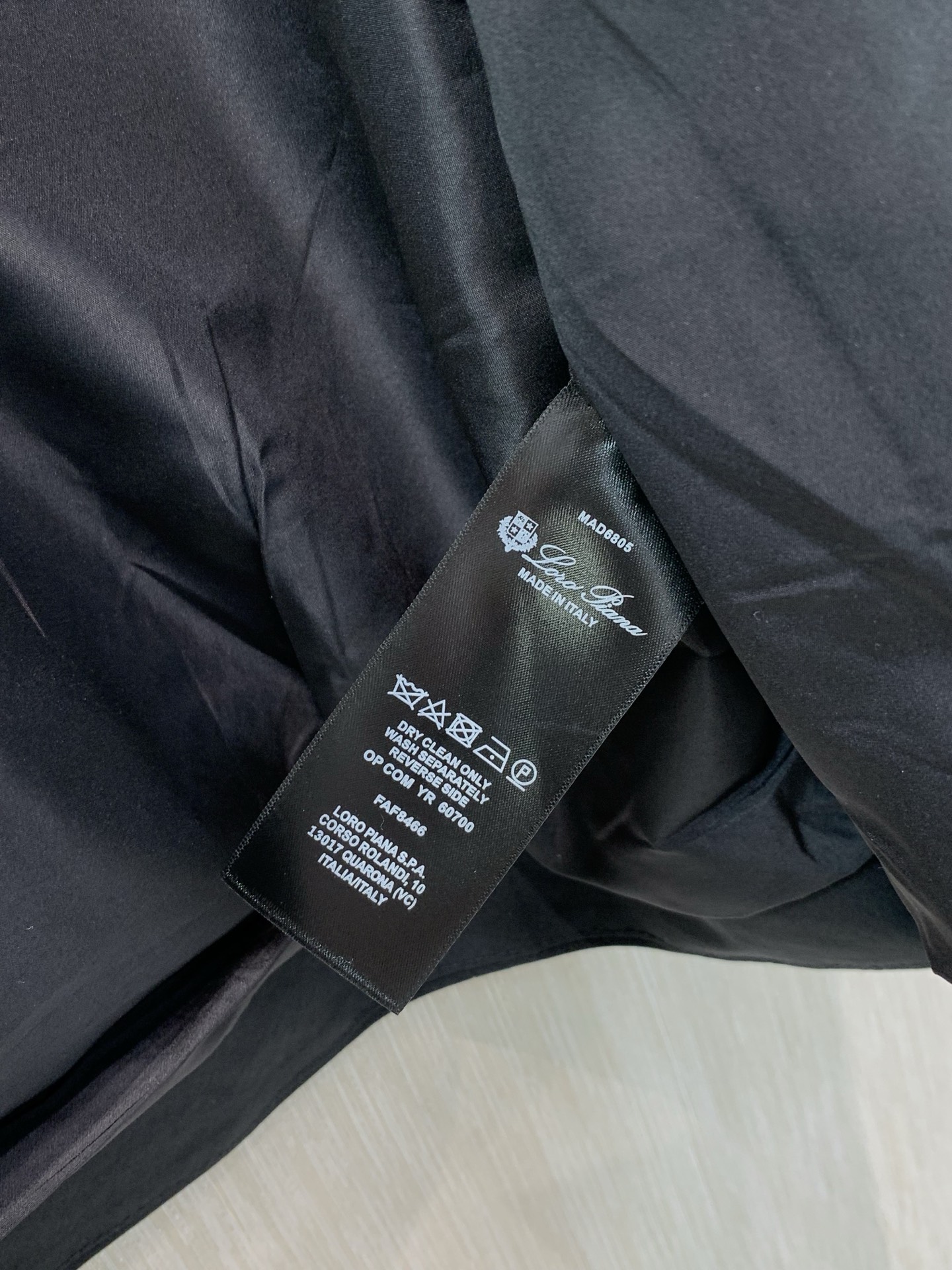 ,Loro Piana(Loro Piana ),2026秋季最新品,专柜同步有售,原单狠货,时尚休闲翻领夹克外套,采用 ,Loro Piana(Loro Piana ),2026秋季最新品,专柜同步有售,原单狠货,时尚休闲翻领夹克外套,采用
