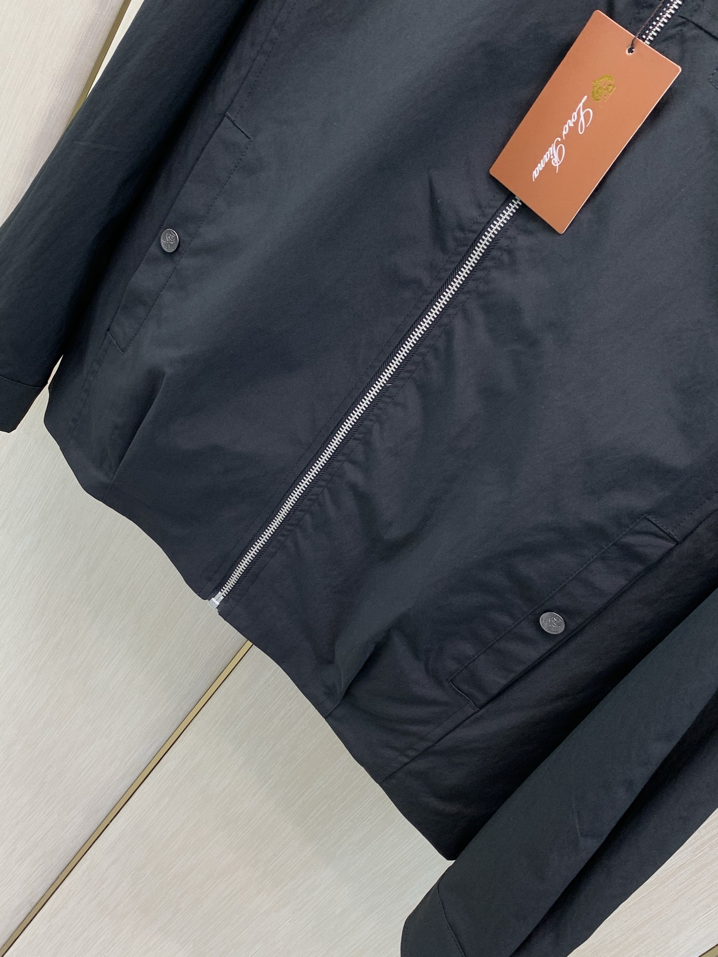 ,Loro Piana(Loro Piana ),2026秋季最新品,专柜同步有售,原单狠货,时尚休闲翻领夹克外套,采用 ,Loro Piana(Loro Piana ),2026秋季最新品,专柜同步有售,原单狠货,时尚休闲翻领夹克外套,采用