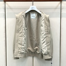 ,Moncler 蒙口,2026秋季最新品,专柜同步有售,原单狠货,时尚休闲立领夹克外套,上身舒适!吸睛而有亮点,采用进 ,Moncler 蒙口,2026秋季最新品,专柜同步有售,原单狠货,时尚休闲立领夹克外套,上身舒适!吸睛而有亮点,采用进