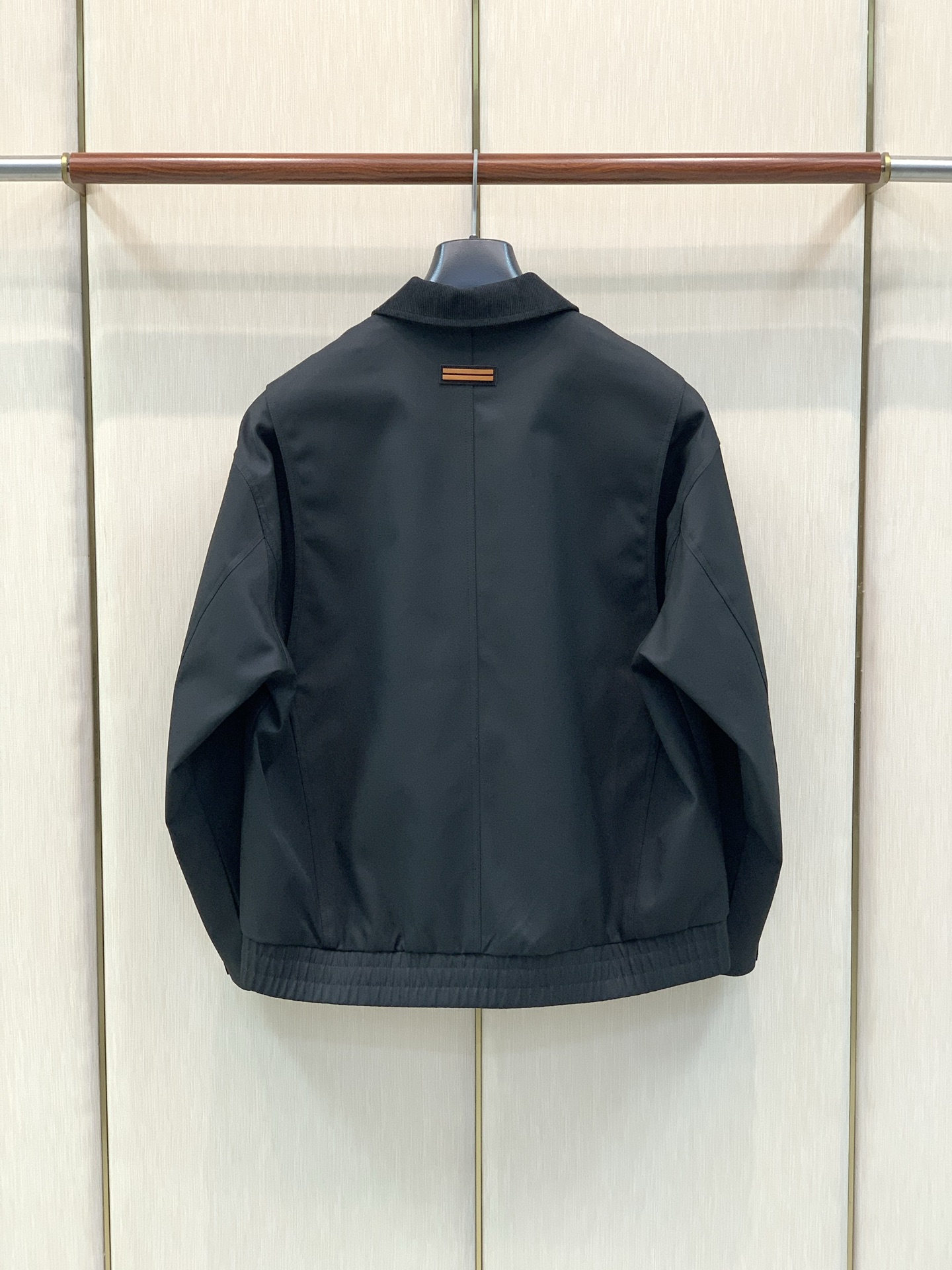,杰尼亚 Zegna,2026秋季最新品,专柜同步有售,原单狠货,时尚休闲翻领夹克外套,采用进口原版面料,舒适透气,原版 ,杰尼亚 Zegna,2026秋季最新品,专柜同步有售,原单狠货,时尚休闲翻领夹克外套,采用进口原版面料,舒适透气,原版