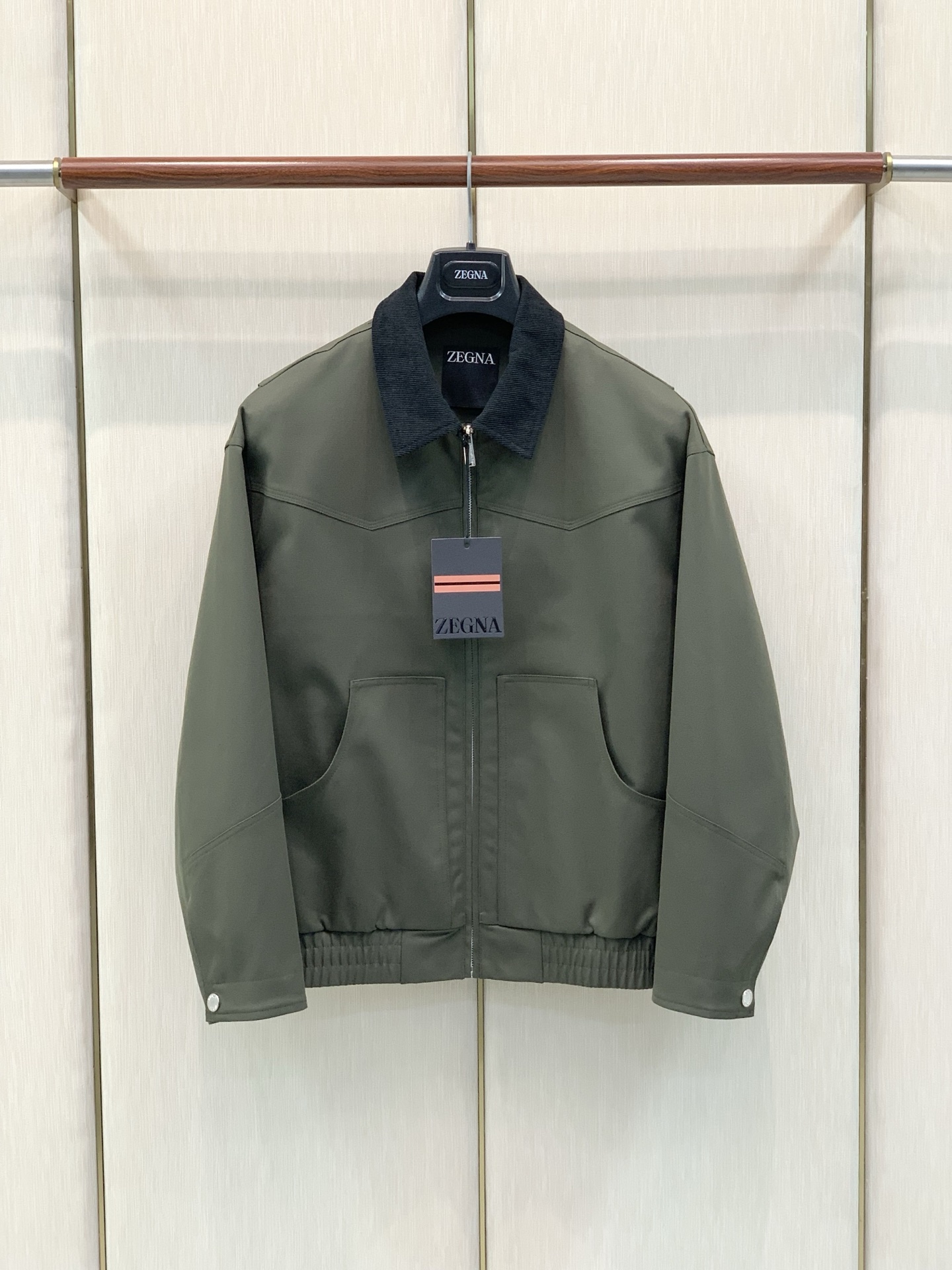 ，杰尼亚 Zegna，2026秋季最新品，专柜同步有售，原单狠货，时尚休闲翻领夹克外套，采用进口原版面料，舒适透气，原版