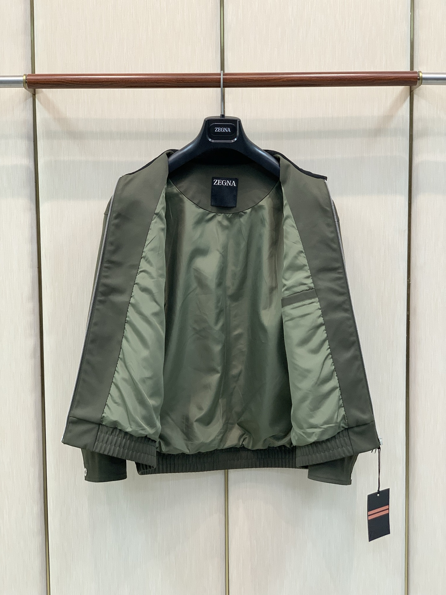 ，杰尼亚 Zegna，2026秋季最新品，专柜同步有售，原单狠货，时尚休闲翻领夹克外套，采用进口原版面料，舒适透气，原版