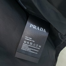 ,PRADA 普拉达,2026秋季最新品,专柜同步有售,时尚休闲连帽夹克外套,进口原版面料,做工极为复杂,唯一可以做代购 ,PRADA 普拉达,2026秋季最新品,专柜同步有售,时尚休闲连帽夹克外套,进口原版面料,做工极为复杂,唯一可以做代购