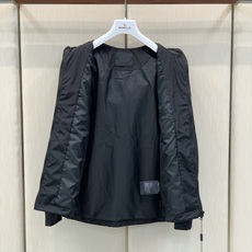,PRADA 普拉达,2026秋季最新品,专柜同步有售,时尚休闲连帽夹克外套,进口原版面料,做工极为复杂,唯一可以做代购 ,PRADA 普拉达,2026秋季最新品,专柜同步有售,时尚休闲连帽夹克外套,进口原版面料,做工极为复杂,唯一可以做代购