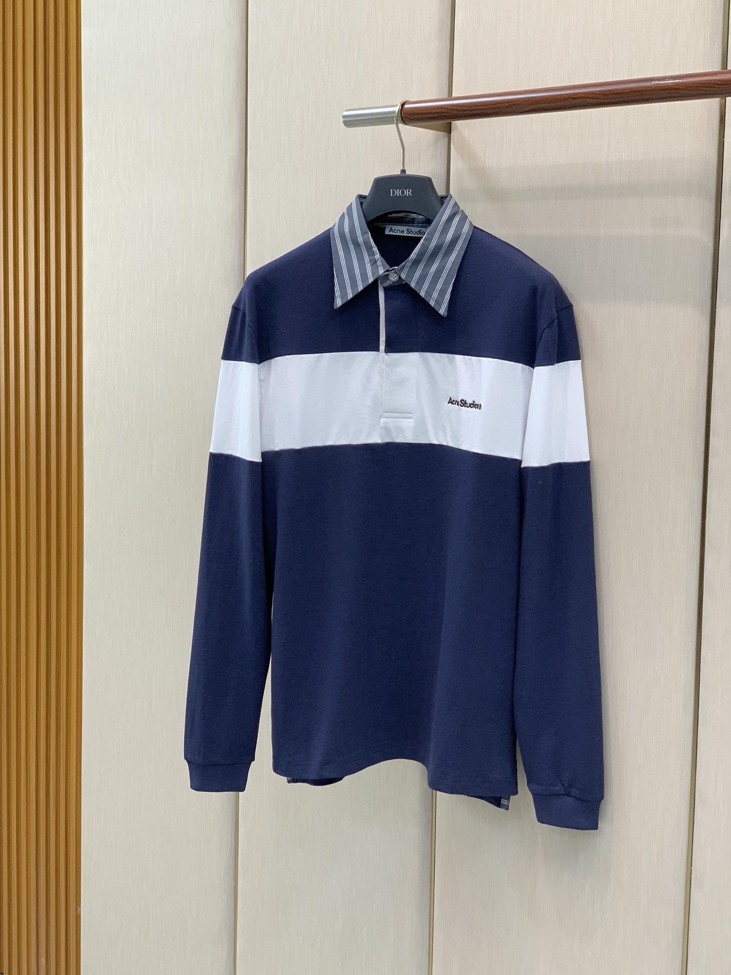 ，Acne Studios 瑞典时尚品牌，2026早秋最新款，时尚休闲假两件翻领长袖T恤，官网专柜同步有售，原单狠货，进