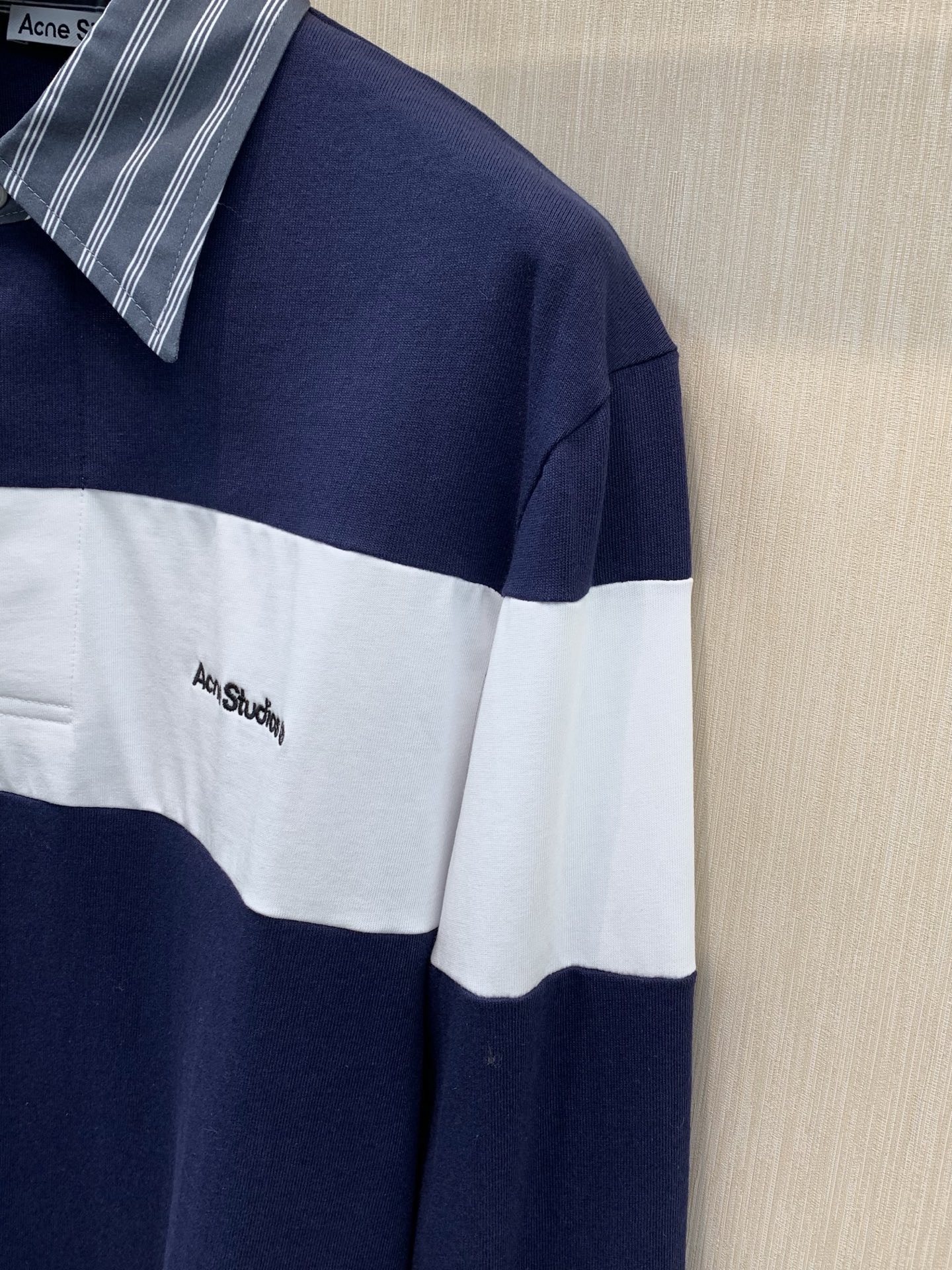 ,Acne Studios 瑞典时尚品牌,2026早秋最新款,时尚休闲假两件翻领长袖T恤,官网专柜同步有售,原单狠货,进 ,Acne Studios 瑞典时尚品牌,2026早秋最新款,时尚休闲假两件翻领长袖T恤,官网专柜同步有售,原单狠货,进