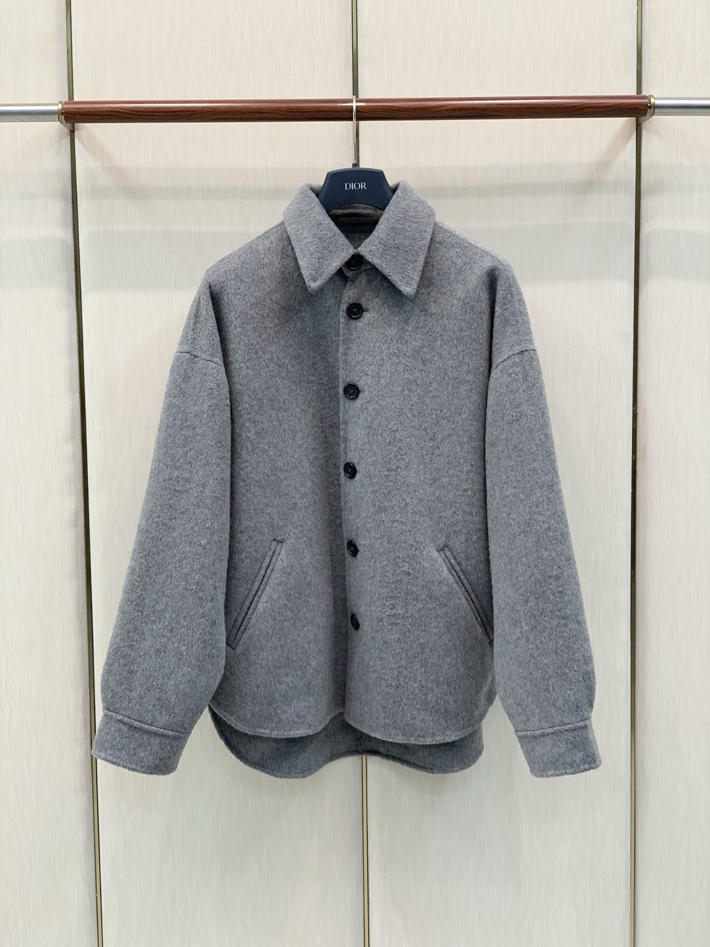 ，Acne Studios 瑞典时尚品牌，2026冬季最新款，时尚休闲羊毛翻领外套，官网专柜同步有售，原单狠货，进口原版
