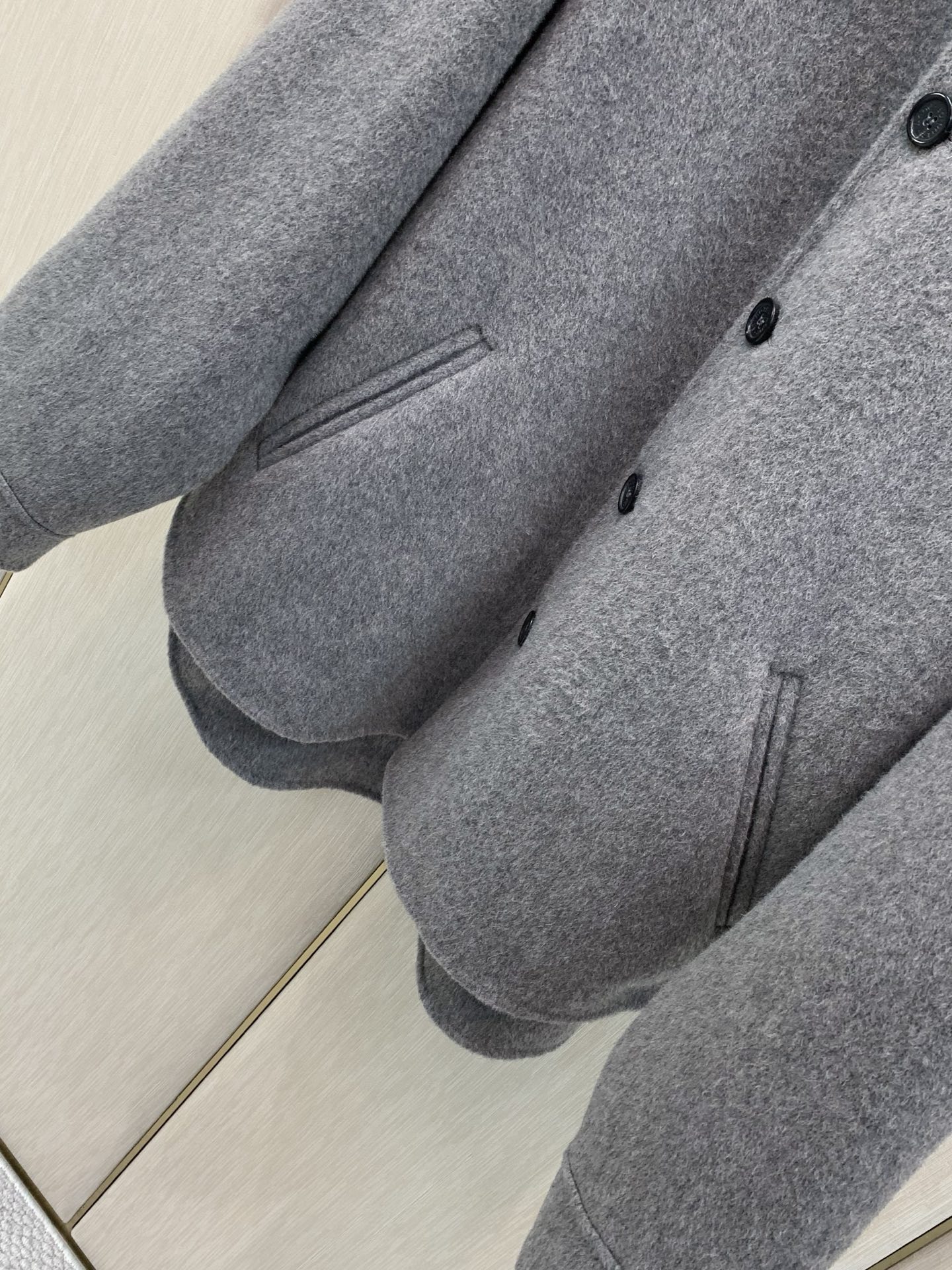 ，Acne Studios 瑞典时尚品牌，2026冬季最新款，时尚休闲羊毛翻领外套，官网专柜同步有售，原单狠货，进口原版