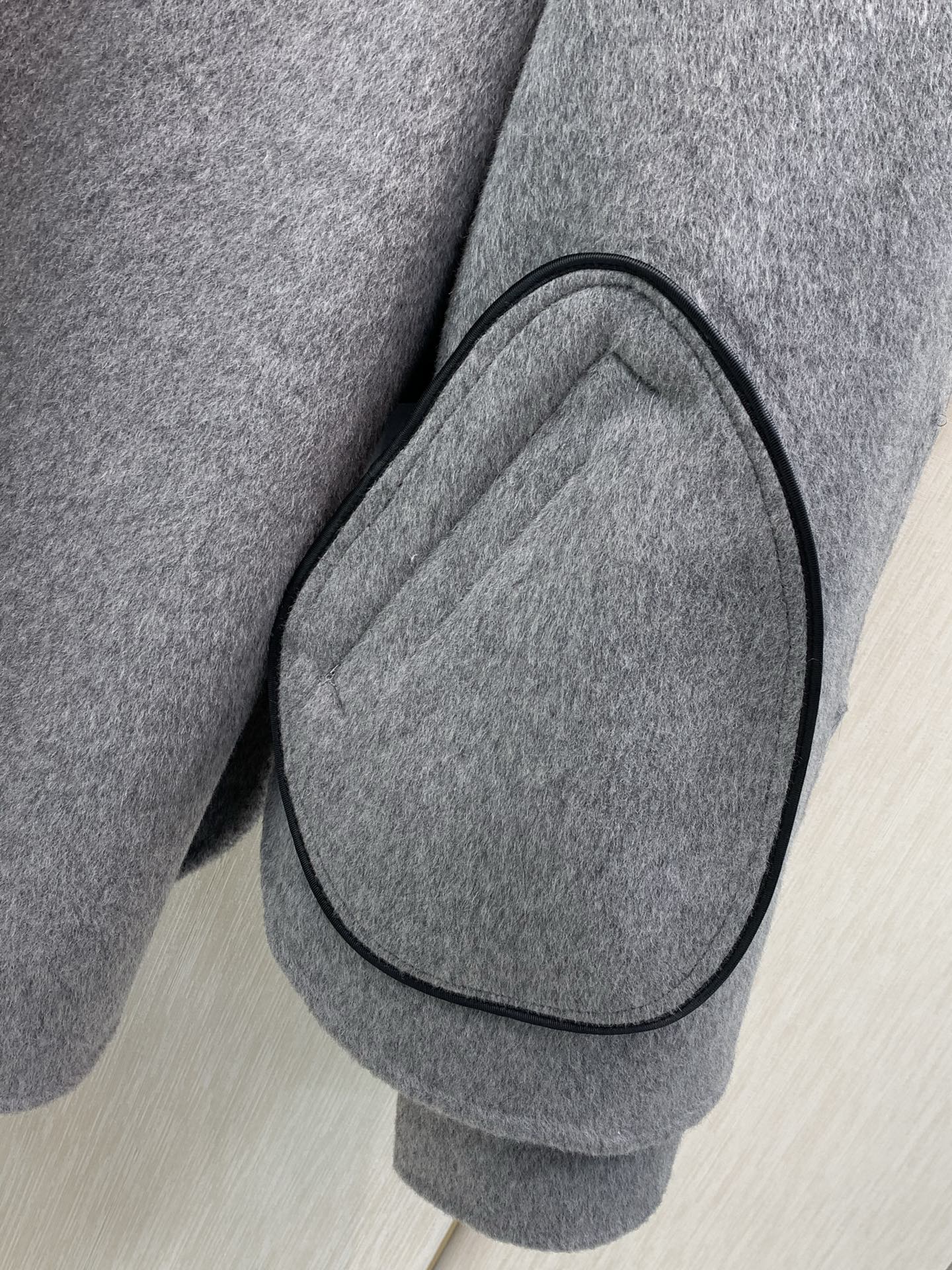 ，Acne Studios 瑞典时尚品牌，2026冬季最新款，时尚休闲羊毛翻领外套，官网专柜同步有售，原单狠货，进口原版