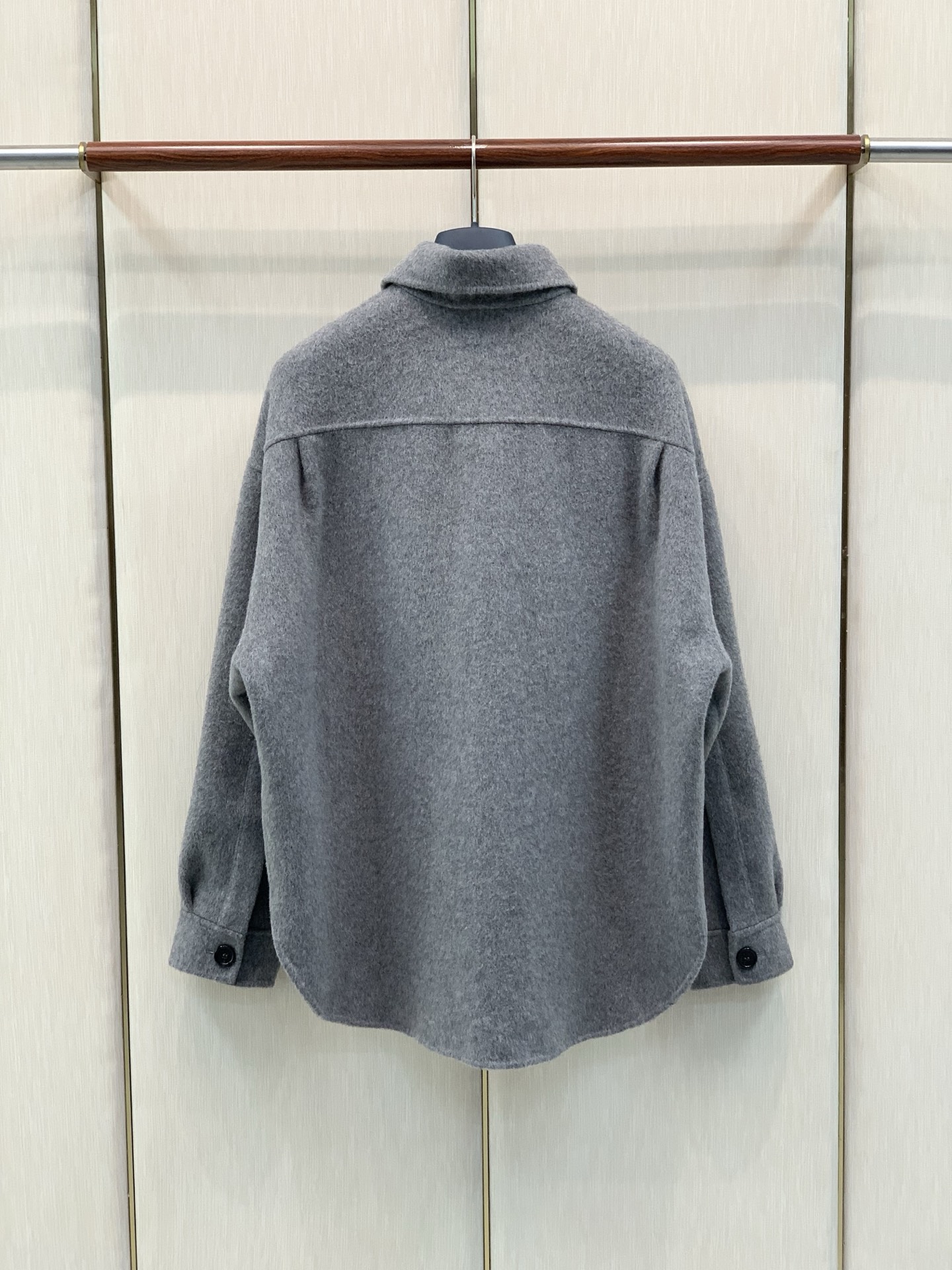 ，Acne Studios 瑞典时尚品牌，2026冬季最新款，时尚休闲羊毛翻领外套，官网专柜同步有售，原单狠货，进口原版