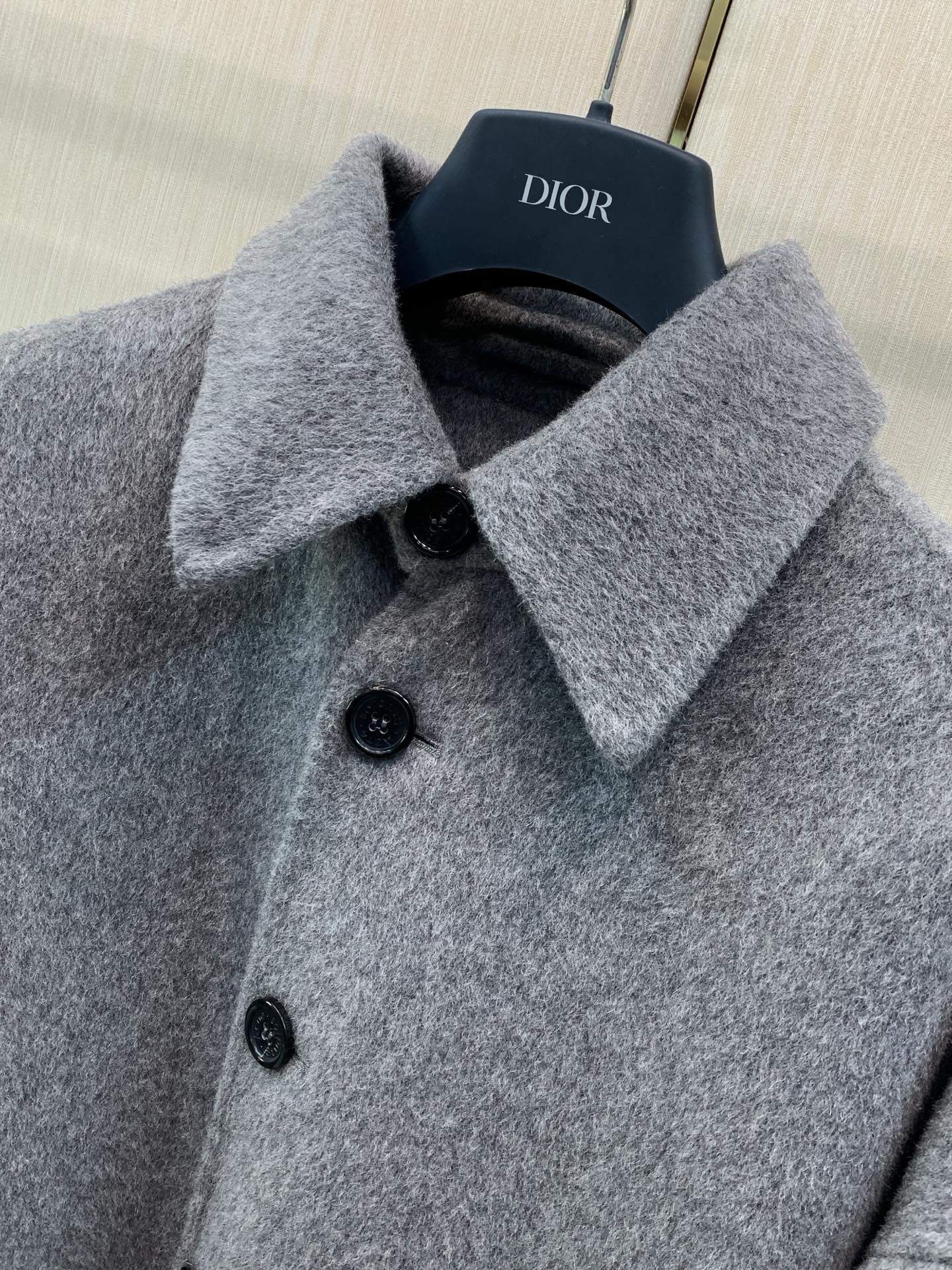 ，Acne Studios 瑞典时尚品牌，2026冬季最新款，时尚休闲羊毛翻领外套，官网专柜同步有售，原单狠货，进口原版