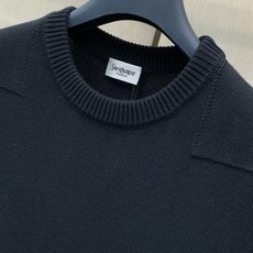 ,Saint Laurent 圣罗兰,2026冬季新品,时尚休闲圆领长袖针织毛衣,专柜同步有售,原单狠货,采用进口原版面 ,Saint Laurent 圣罗兰,2026冬季新品,时尚休闲圆领长袖针织毛衣,专柜同步有售,原单狠货,采用进口原版面