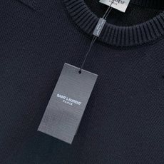,Saint Laurent 圣罗兰,2026冬季新品,时尚休闲圆领长袖针织毛衣,专柜同步有售,原单狠货,采用进口原版面 ,Saint Laurent 圣罗兰,2026冬季新品,时尚休闲圆领长袖针织毛衣,专柜同步有售,原单狠货,采用进口原版面