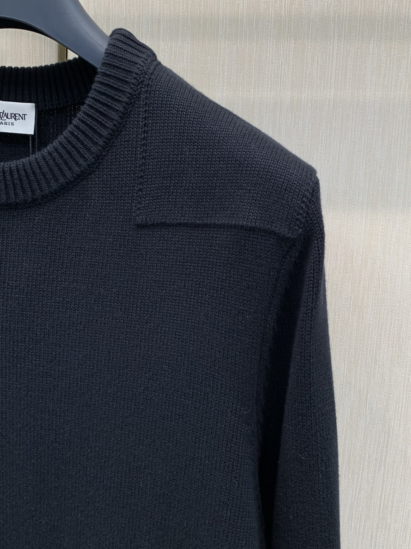 ,Saint Laurent 圣罗兰,2026冬季新品,时尚休闲圆领长袖针织毛衣,专柜同步有售,原单狠货,采用进口原版面 ,Saint Laurent 圣罗兰,2026冬季新品,时尚休闲圆领长袖针织毛衣,专柜同步有售,原单狠货,采用进口原版面