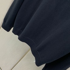 ,Saint Laurent 圣罗兰,2026冬季新品,时尚休闲圆领长袖针织毛衣,专柜同步有售,原单狠货,采用进口原版面 ,Saint Laurent 圣罗兰,2026冬季新品,时尚休闲圆领长袖针织毛衣,专柜同步有售,原单狠货,采用进口原版面