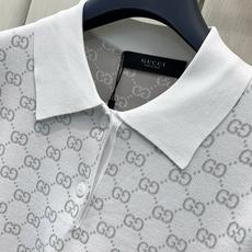 ,Gucci 古驰,2026秋季最新款,专柜同步有售,原单狠货,时尚休闲针织翻领长袖上衣,上身很有特点!吸睛而有亮点,进 ,Gucci 古驰,2026秋季最新款,专柜同步有售,原单狠货,时尚休闲针织翻领长袖上衣,上身很有特点!吸睛而有亮点,进
