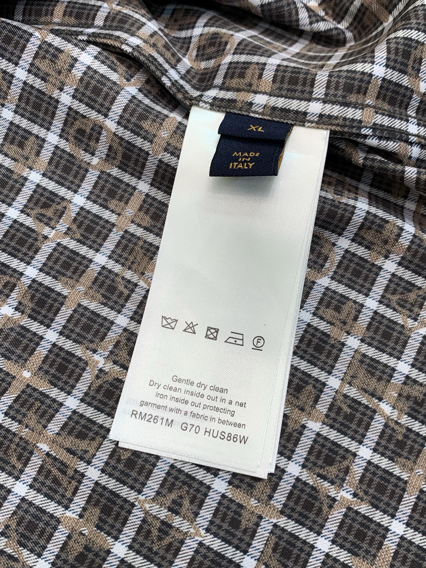 ，LouisVuitton 路易威登，2026秋季最新款，专柜同步有售，原单狠货，时尚休闲翻领外套，上身很有特点！吸睛而