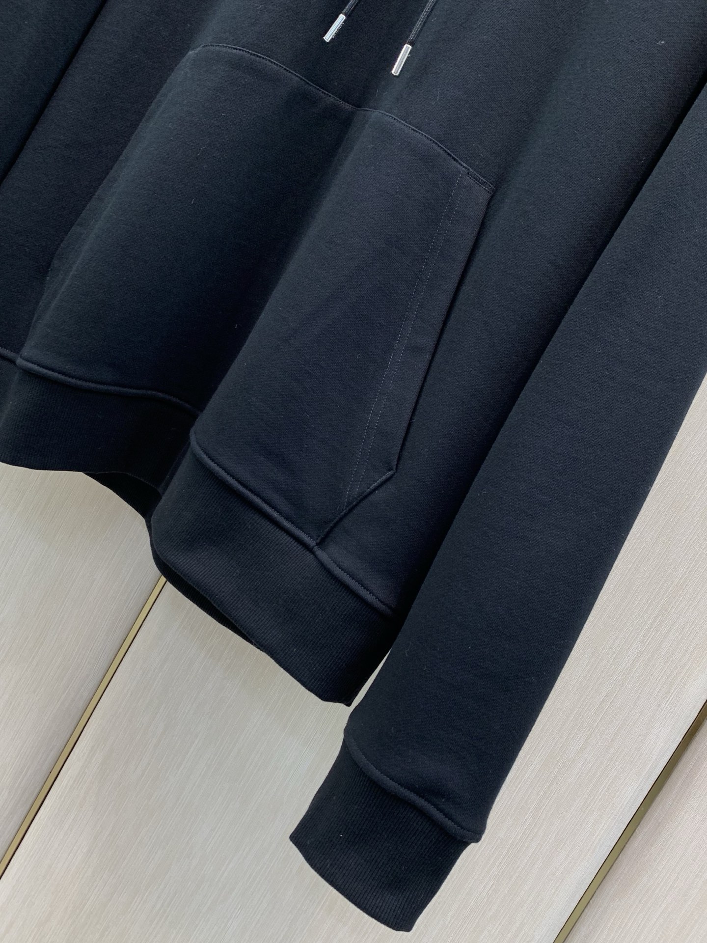 ,Moncler 蒙口,2026秋季最新品,专柜同步有售,原单狠货,时尚休闲连帽卫衣,上身舒适!吸睛而有亮点,采用进口原 ,Moncler 蒙口,2026秋季最新品,专柜同步有售,原单狠货,时尚休闲连帽卫衣,上身舒适!吸睛而有亮点,采用进口原