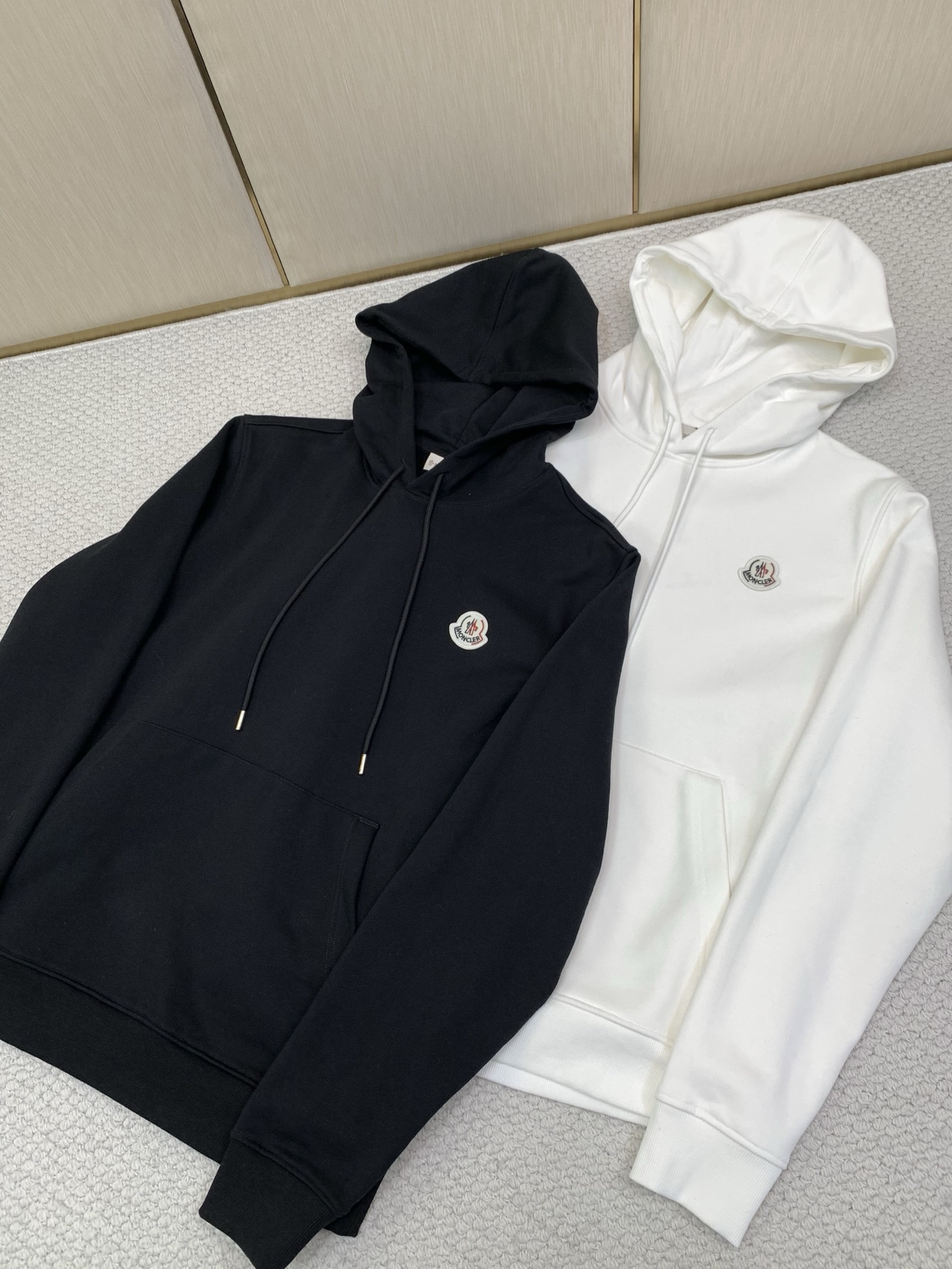 ，Moncler 蒙口，2026秋季最新品，专柜同步有售，原单狠货，时尚休闲连帽卫衣，上身舒适！吸睛而有亮点，采用进口原