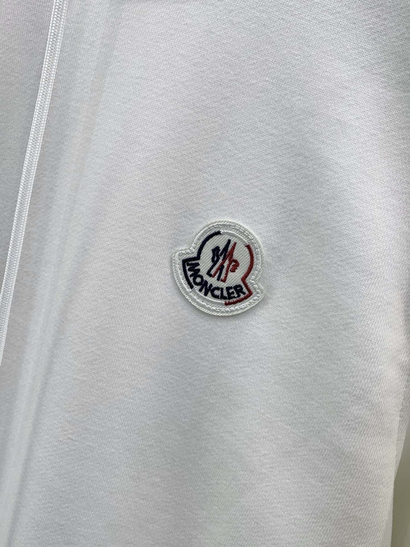 ，Moncler 蒙口，2026秋季最新品，专柜同步有售，原单狠货，时尚休闲连帽卫衣，上身舒适！吸睛而有亮点，采用进口原