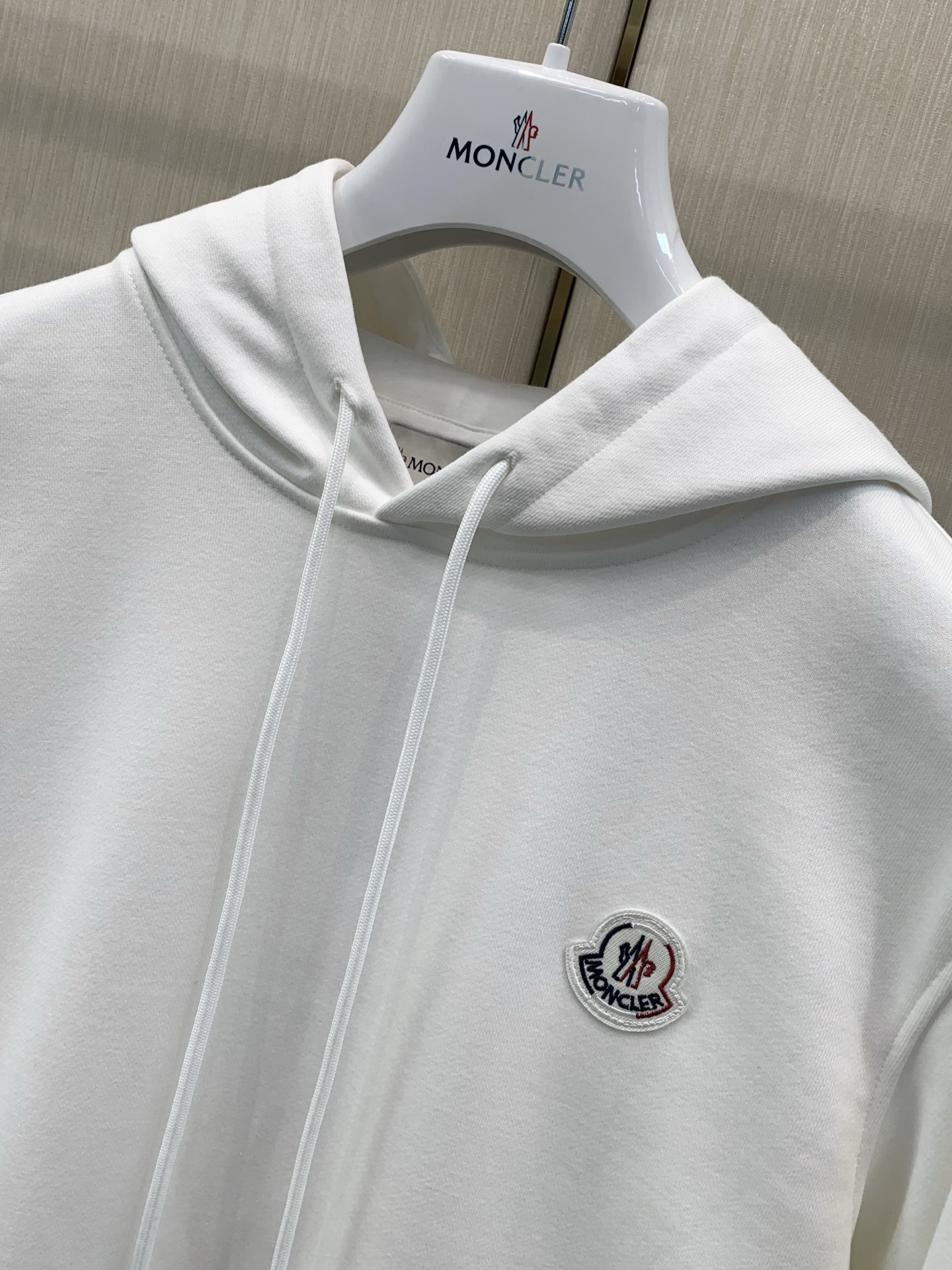 ，Moncler 蒙口，2026秋季最新品，专柜同步有售，原单狠货，时尚休闲连帽卫衣，上身舒适！吸睛而有亮点，采用进口原