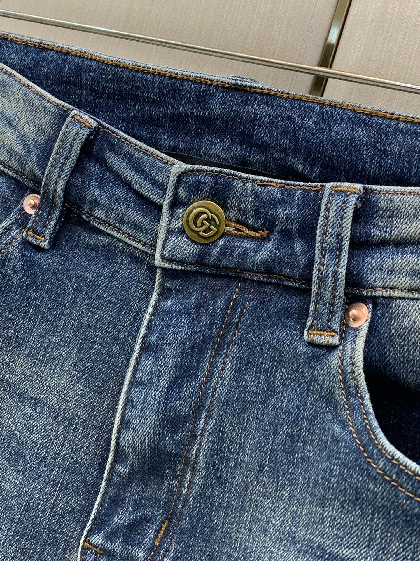 ,GUCCI 古驰,2026秋季最新品,专柜同步有售,原单狠货,时尚休闲水洗牛仔裤,进口原版水洗弹力面料,舒适有弹性,独 ,GUCCI 古驰,2026秋季最新品,专柜同步有售,原单狠货,时尚休闲水洗牛仔裤,进口原版水洗弹力面料,舒适有弹性,独