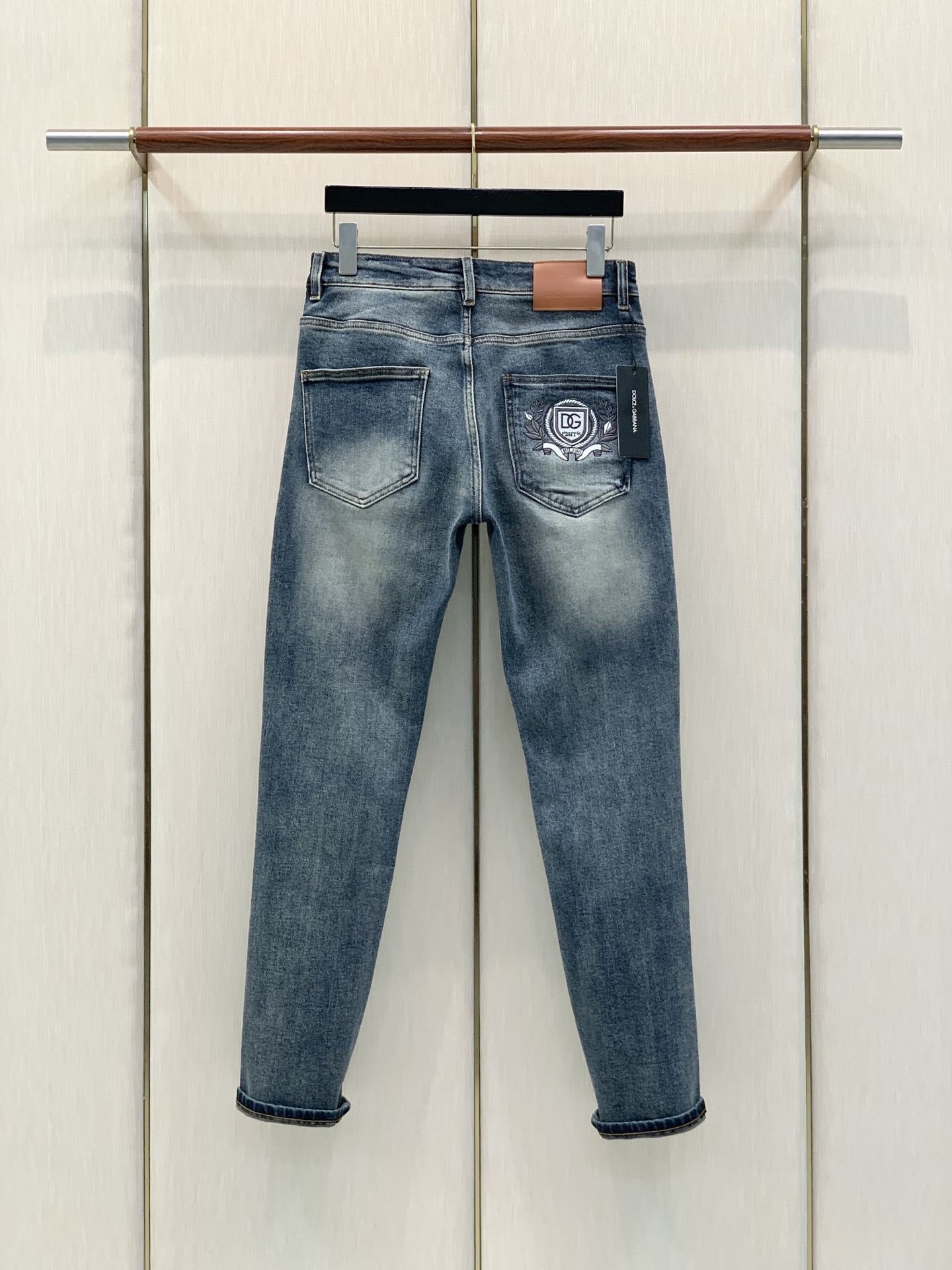 、DOLCE&GABBANA 杜嘉班纳,2026春秋最新品,官网专柜同步有售,原单狠货,超级有范儿的一款牛仔裤,定制原版 、DOLCE&GABBANA 杜嘉班纳,2026春秋最新品,官网专柜同步有售,原单狠货,超级有范儿的一款牛仔裤,定制原版