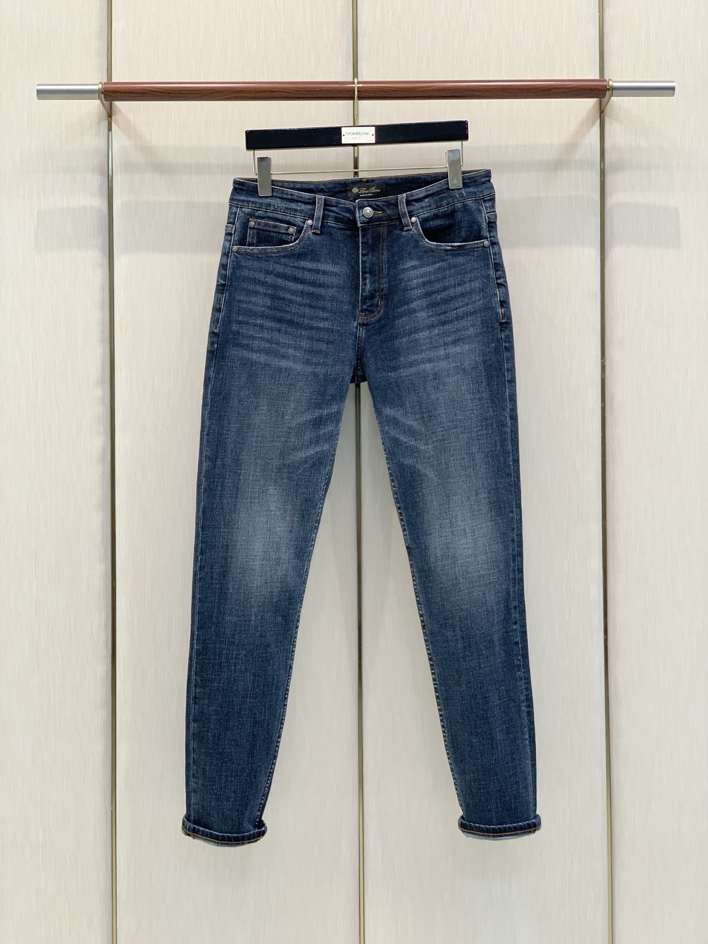 ，Loro Piana(Loro Piana )，2026春秋最新品，专柜同步有售，原单狠货，时尚休闲牛仔裤，采用进口原