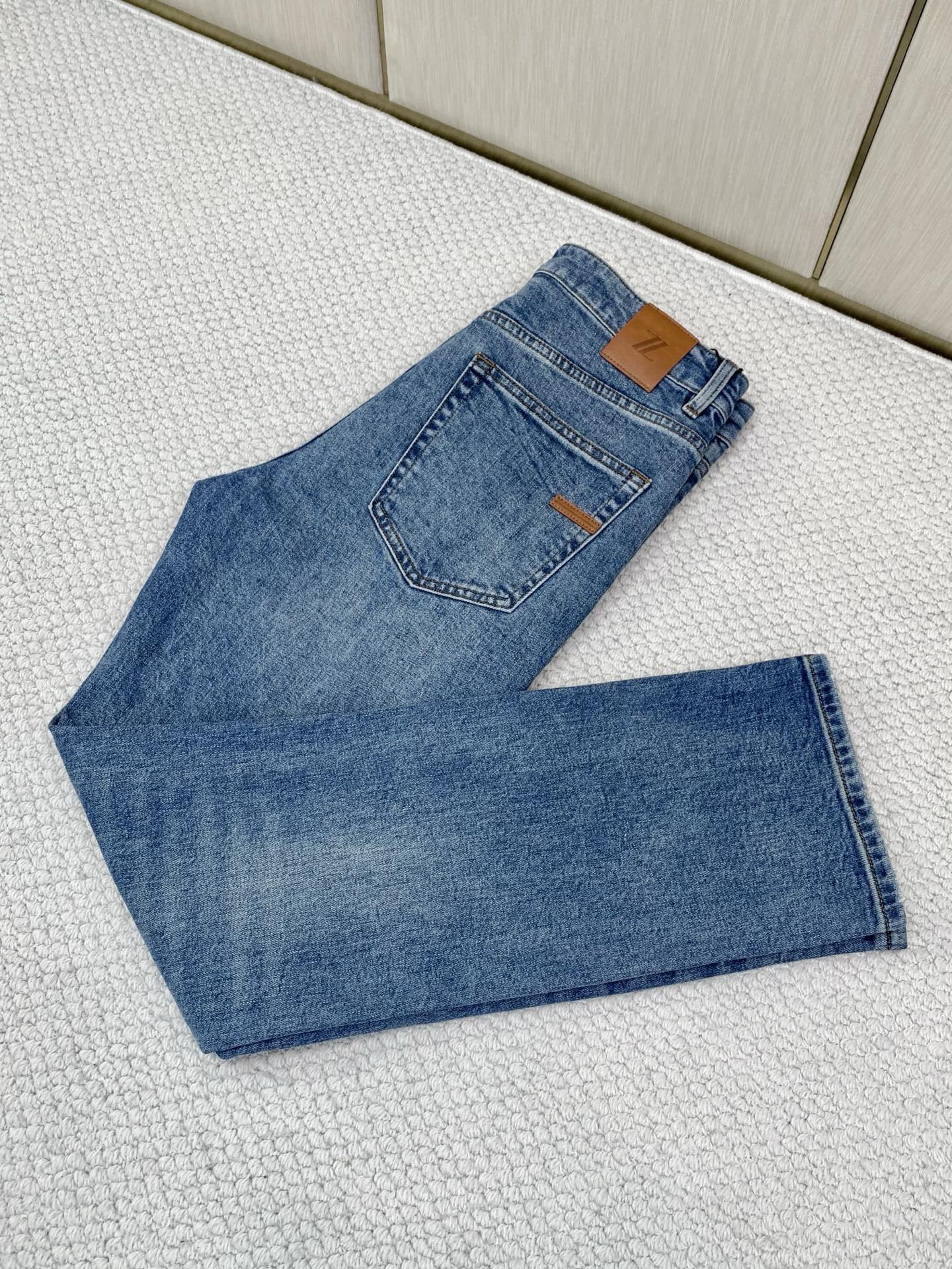 ，Zegna 杰尼亚，2026春秋最新品，专柜同步有售，原单狠货，时尚休闲水洗牛仔裤，进口原版水洗面料，上身舒适透气，简