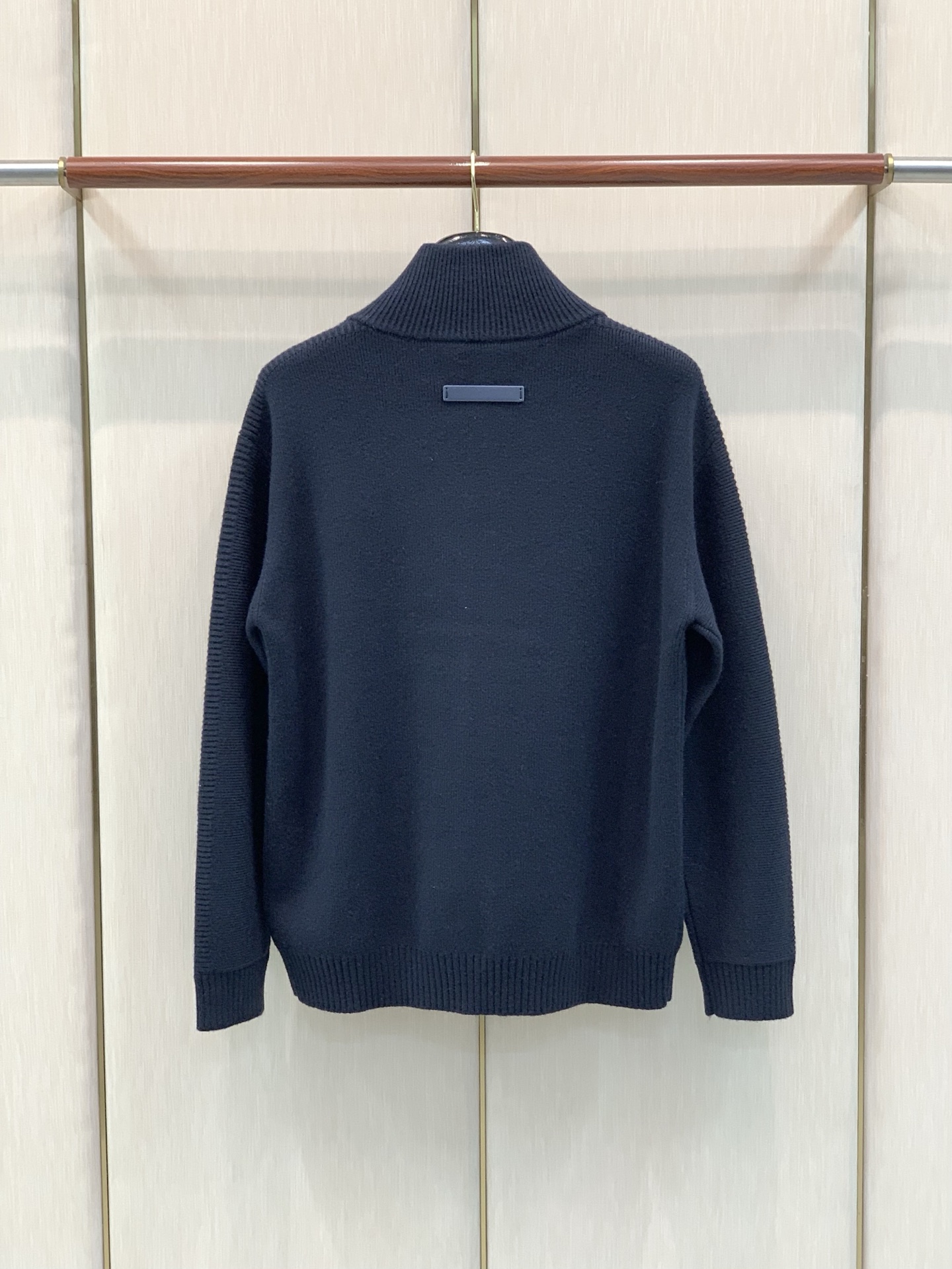 一套,BERLUTI 布鲁提,2026冬季最新品,时尚休闲针织套装,专柜同步有售,原单狠货,采用进口原版面料,舒适度极佳 一套,BERLUTI 布鲁提,2026冬季最新品,时尚休闲针织套装,专柜同步有售,原单狠货,采用进口原版面料,舒适度极佳