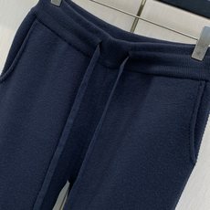 一套,BERLUTI 布鲁提,2026冬季最新品,时尚休闲针织套装,专柜同步有售,原单狠货,采用进口原版面料,舒适度极佳 一套,BERLUTI 布鲁提,2026冬季最新品,时尚休闲针织套装,专柜同步有售,原单狠货,采用进口原版面料,舒适度极佳