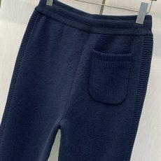 一套,BERLUTI 布鲁提,2026冬季最新品,时尚休闲针织套装,专柜同步有售,原单狠货,采用进口原版面料,舒适度极佳 一套,BERLUTI 布鲁提,2026冬季最新品,时尚休闲针织套装,专柜同步有售,原单狠货,采用进口原版面料,舒适度极佳